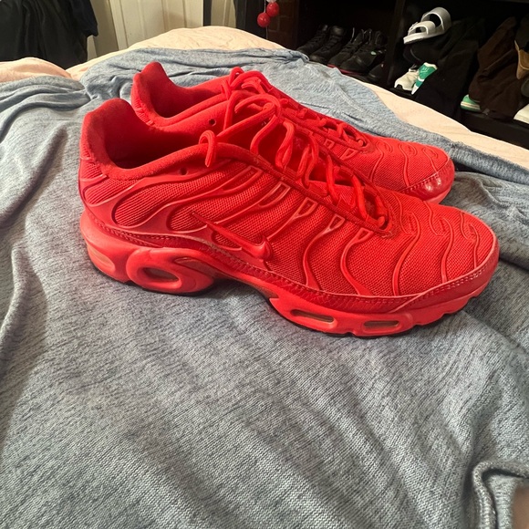 Nike Shoes - Nike woman’s airmax plus light crimson